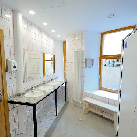 Hostel Egunon *